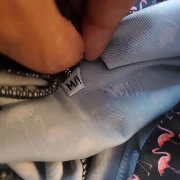 Onzie Flamingo Crops Size M/L - Picture 6 of 7